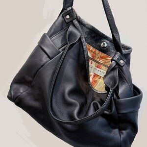 Rough & Tumble EUC Plonge Black Medium Sabina with Brushed Steel roll trim